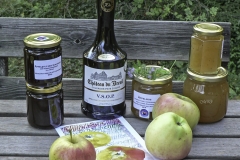 Apple-jam-wall_pots-with-Calvados-bottle_apples-2018_photo-M-Dahlin
