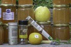 Apple-jam-wall_pots-and-some-ingredients-2018_detail-photo-M-Dahlin